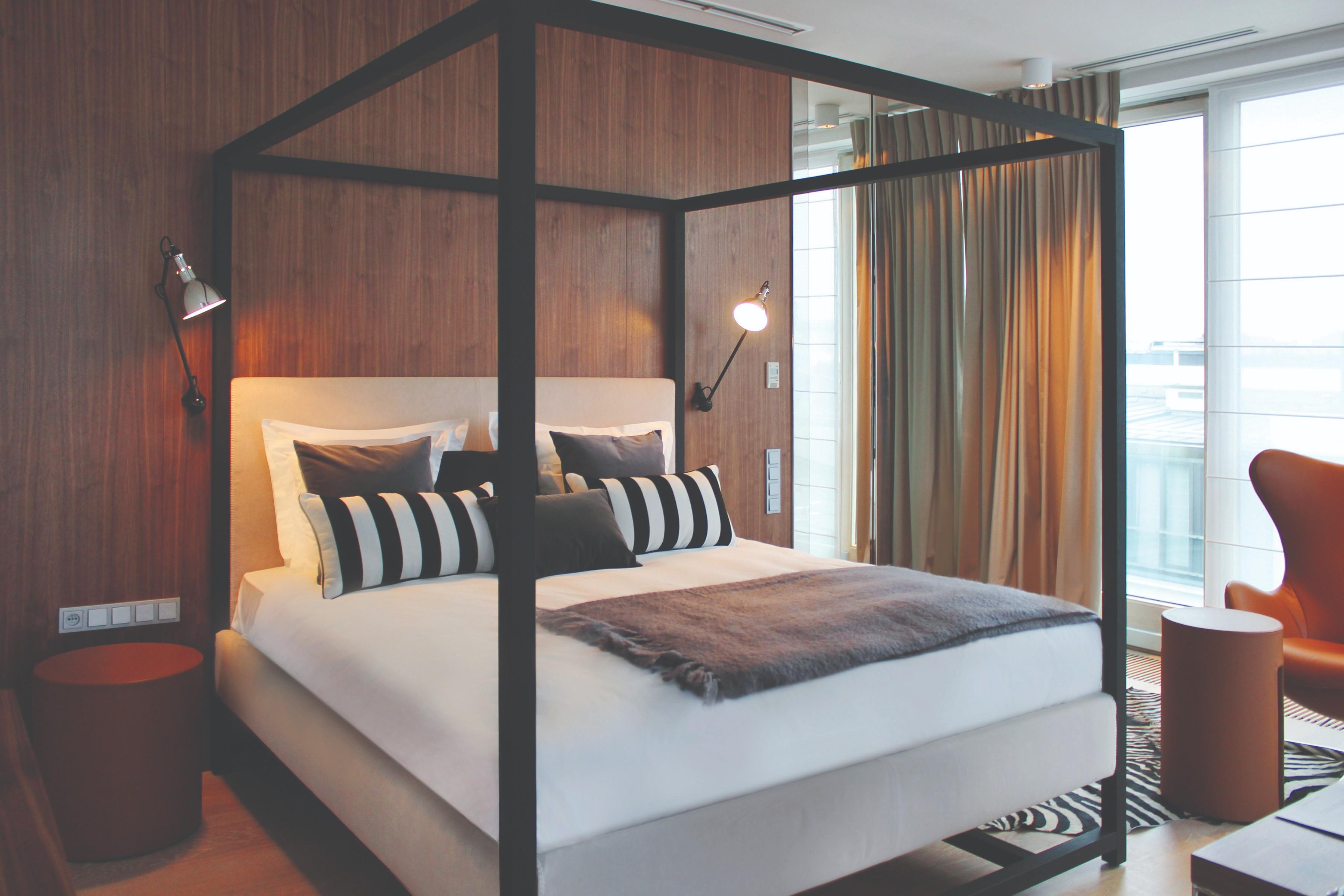 فندق إتش 15 البوتيكي وارسو المظهر الخارجي الصورة A four-poster bed