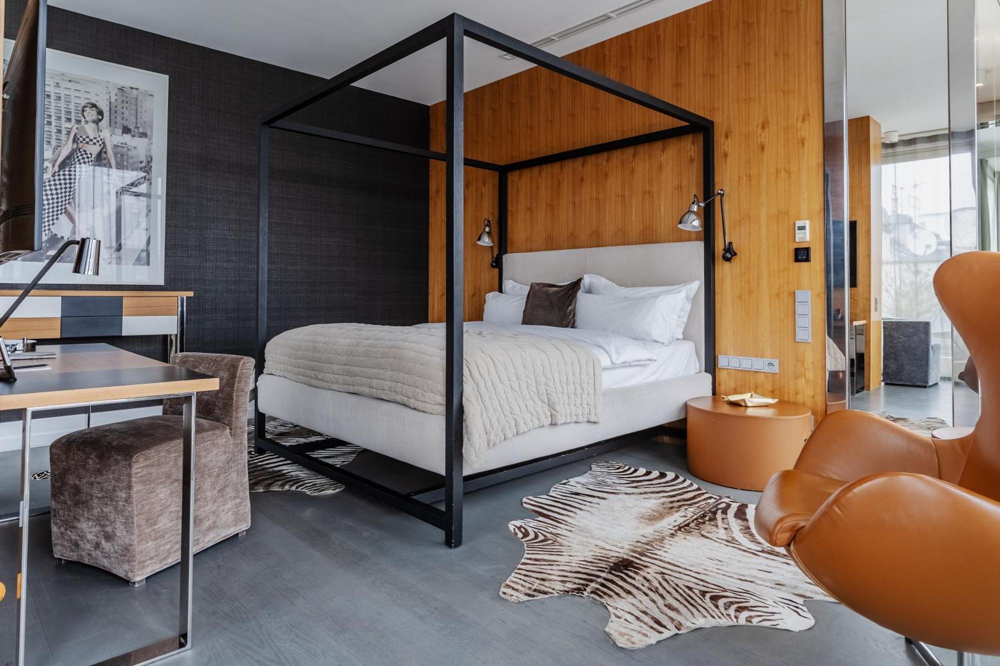 فندق إتش 15 البوتيكي وارسو المظهر الخارجي الصورة A bedroom at the hotel